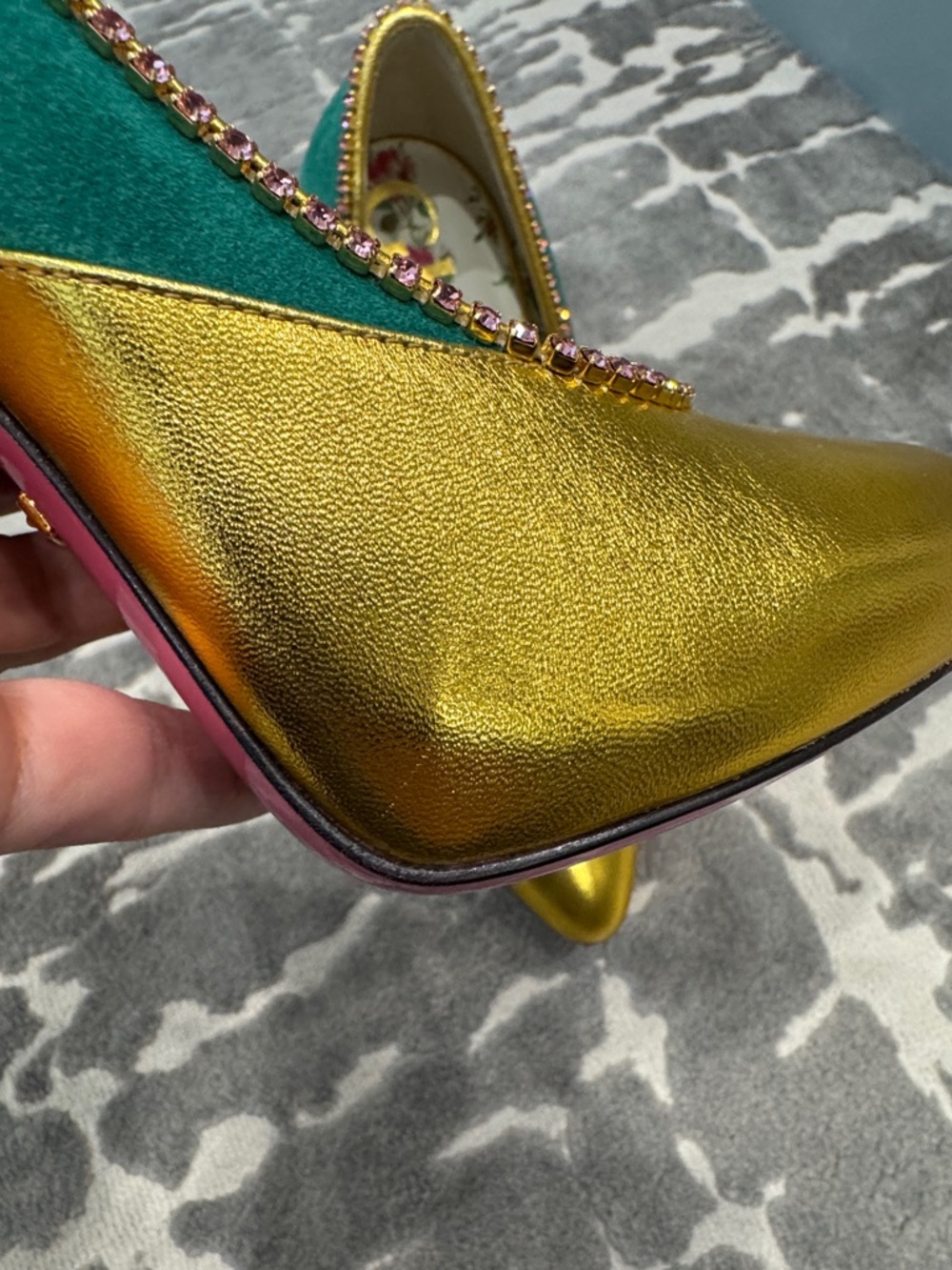 Gucci Gold and Teal Mixed-Material Stiletto Pumps. Never worn - Picture 8 of 9